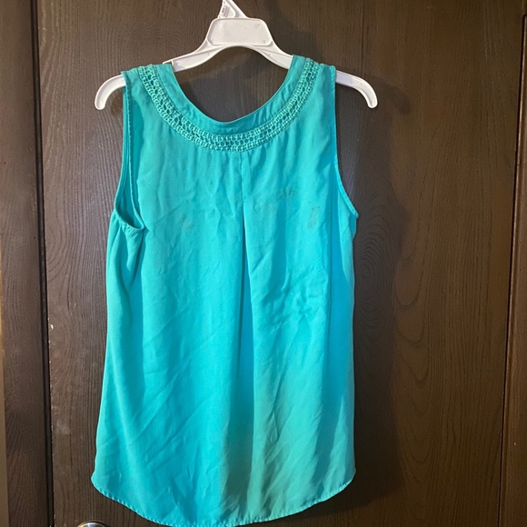 Beautiful blouse! - Picture 3 of 3